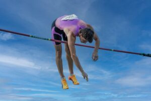 Record smashed: over 80% of buyers turn to a broker for help The mortgage broking industry has notched up an exciting record with the news that brokers now account for 81% of new loans.